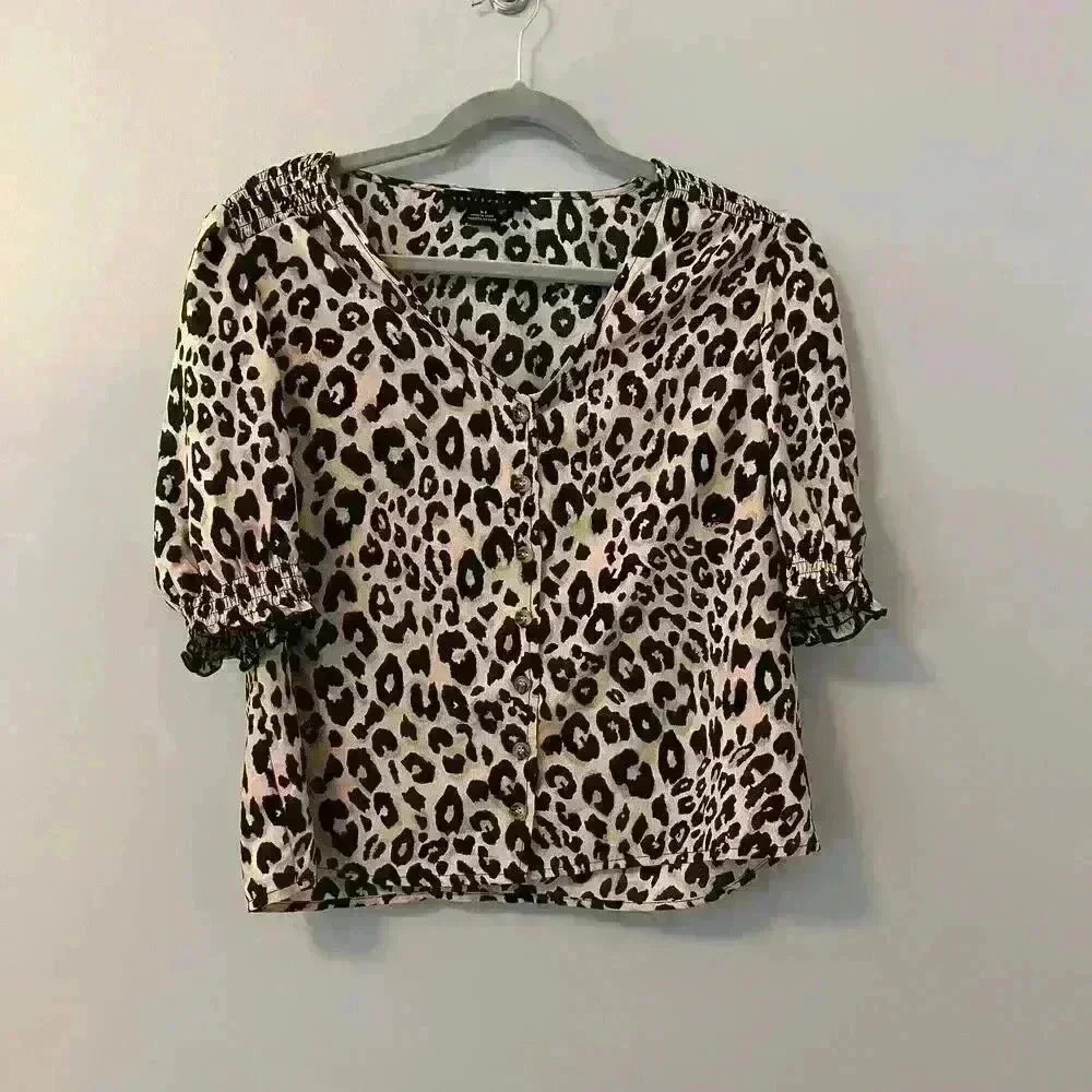 Sanctuary Leopard Print Short Sleeve Blouse Size  Medium